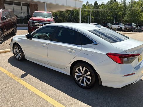 Used 2024 Honda Civic LX image 7