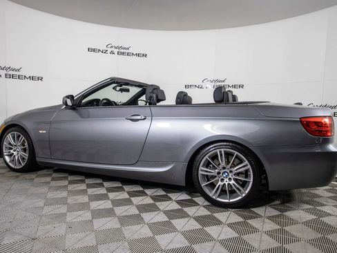 Used 2011 BMW 335i Convertible image 7