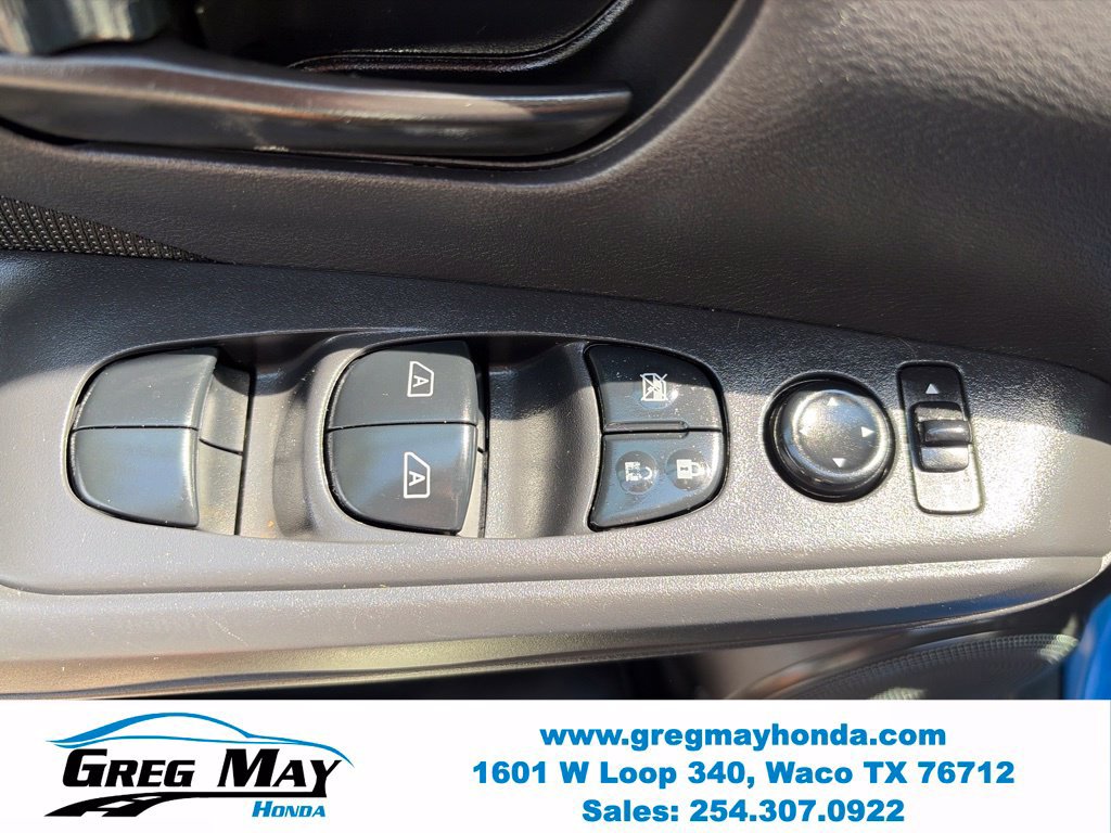 Used 2021 Nissan Kicks S FWD image 23