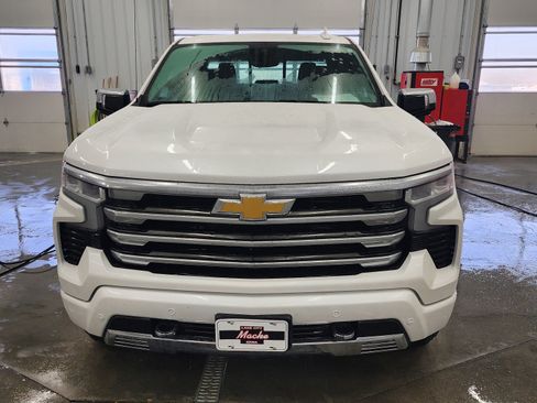 Used 2023 Chevrolet Silverado 1500 High Country w/ Technology Package image 2