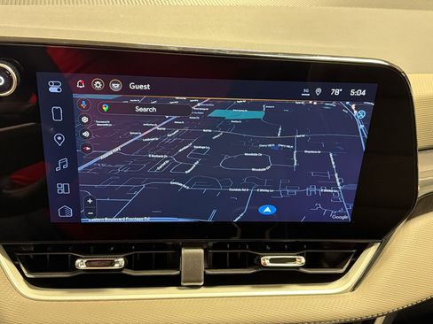 New 2026 Chevrolet Equinox LT w/ Convenience Package II FWD image 24