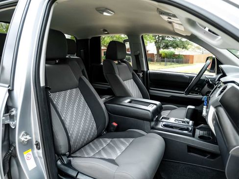 Used 2018 Toyota Tundra SR5 image 31