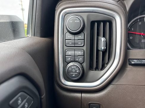 Certified 2022 Chevrolet Silverado 2500 LTZ w/ LTZ Convenience Package AWD/4WD image 17