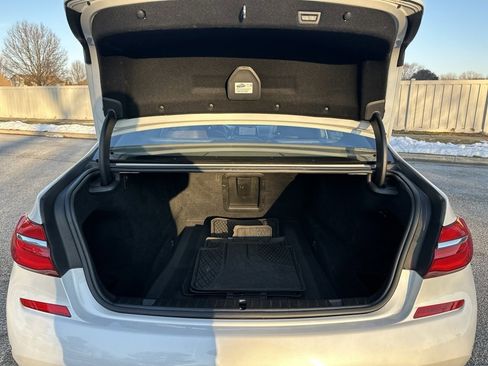 Used 2017 BMW 750i xDrive image 23