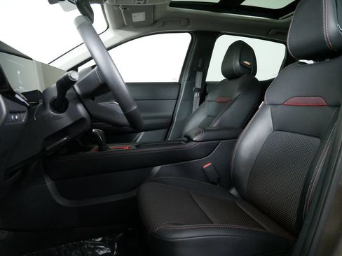 Used 2025 Nissan Kicks SR w/ SR Premium Package AWD/4WD image 15