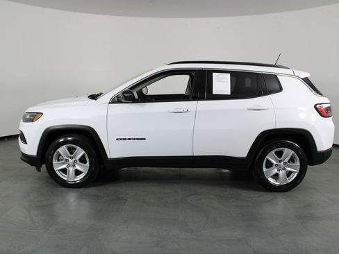 Used 2022 Jeep Compass Latitude image 9
