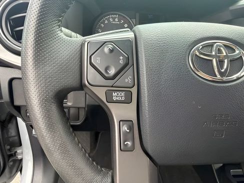 Used 2019 Toyota Tacoma TRD Sport AWD/4WD image 16