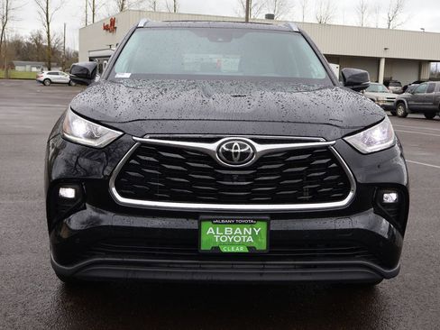 Used 2022 Toyota Highlander Limited image 9