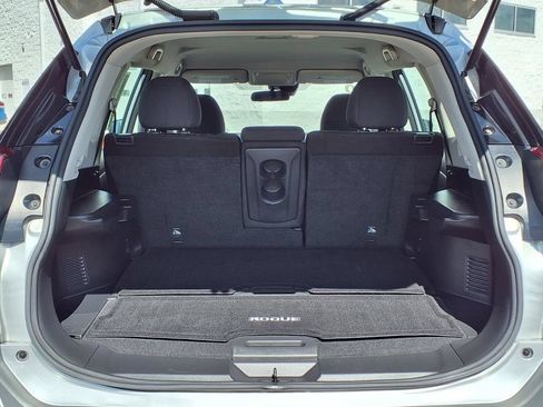 Used 2020 Nissan Rogue S FWD image 18