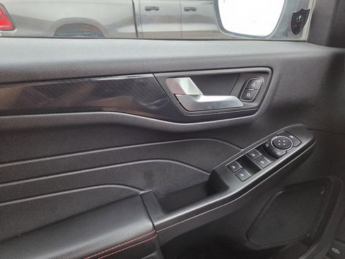 Used 2025 Ford Escape ST-Line FWD image 38
