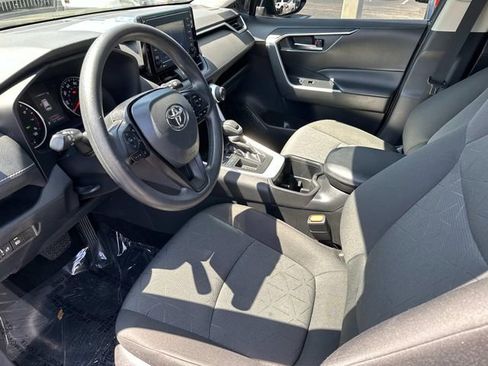 Used 2022 Toyota RAV4 XLE image 21