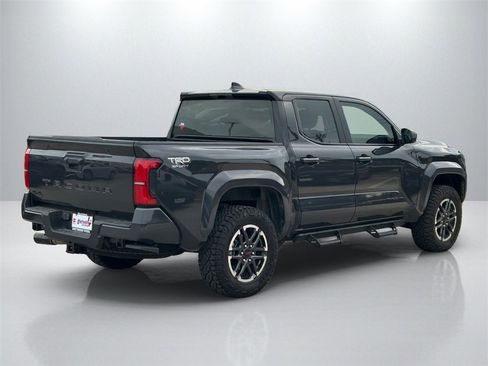 Used 2025 Toyota Tacoma TRD Sport image 5