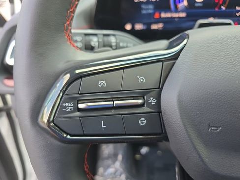 Used 2024 Chevrolet Traverse RS image 19