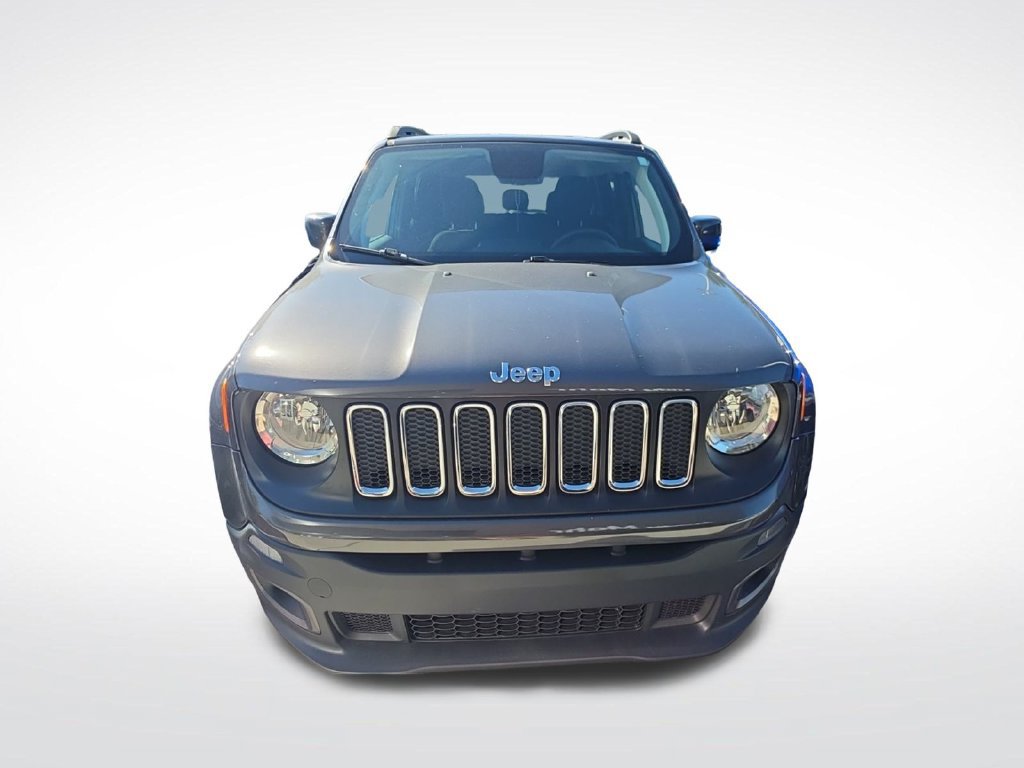 Used 2018 Jeep Renegade Latitude w/ Popular Equipment Group AWD/4WD image 2