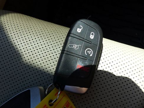Used 2021 Jeep Grand Cherokee Summit AWD/4WD image 47