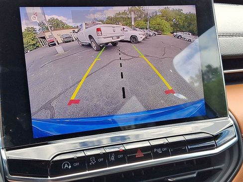 New 2025 Jeep Compass Limited image 11