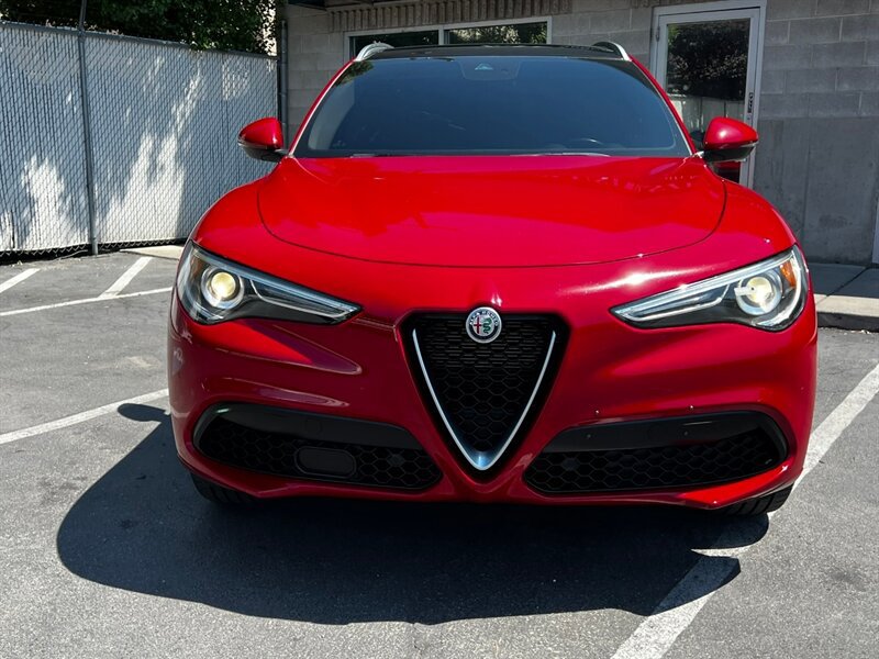 Used 2020 Alfa Romeo Stelvio Ti w/ Active Blind Spot Package AWD/4WD image 2