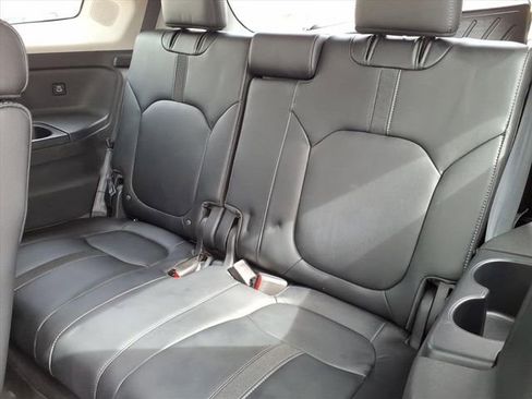 Used 2023 Honda Pilot Touring image 12