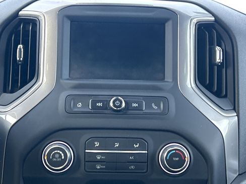 Used 2022 Chevrolet Silverado 1500 Custom image 18