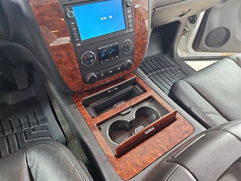 Used 2010 Chevrolet Tahoe LTZ image 29