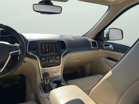 Used 2017 Jeep Grand Cherokee Overland image 23