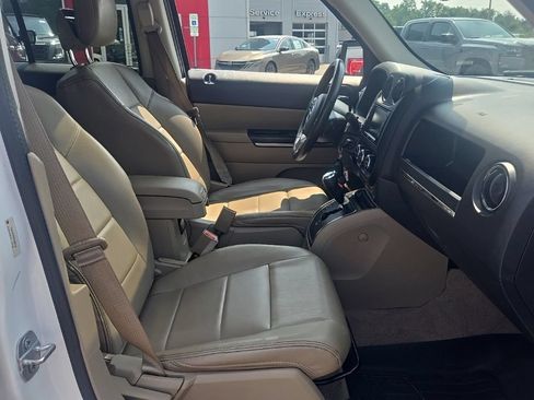 Used 2014 Jeep Patriot Limited w/ Sun/Sound Group AWD/4WD image 19