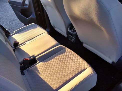 Used 2021 Volkswagen Tiguan S image 35