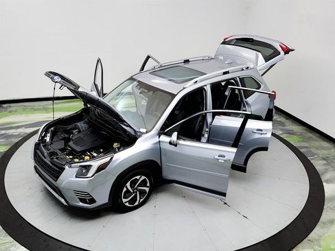 Used 2022 Subaru Forester Touring AWD/4WD image 38