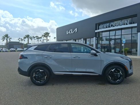 New 2026 Kia Sportage EX FWD image 3