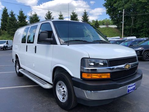 Used 2024 Chevrolet Express 2500 w/ Driver Convenience Package RWD image 8