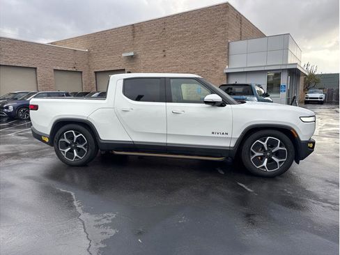 Used 2022 Rivian R1T Adventure image 4
