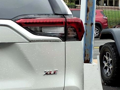 Used 2021 Toyota RAV4 XLE Premium w/ Carpet Mat Package (TMS) image 12