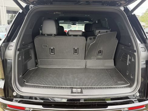Used 2026 Chevrolet Traverse RS w/ LPO, Floor Liner Package FWD image 14