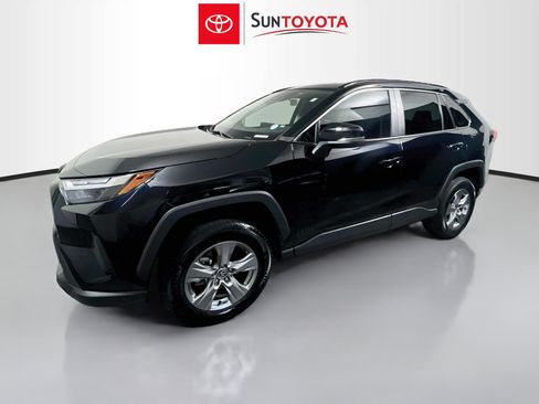 Used 2024 Toyota RAV4 XLE w/ Convenience Package FWD image 9