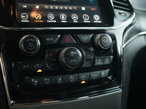 Used 2021 Jeep Grand Cherokee Limited w/ Quick Order Package 28K 80th image 9