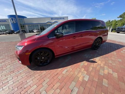 Used 2025 Honda Odyssey Sport-L image 31
