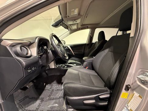 Used 2016 Toyota RAV4 XLE w/ Convenience Package AWD/4WD image 13