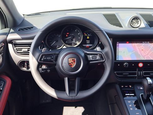 New 2026 Porsche Macan AWD/4WD image 15