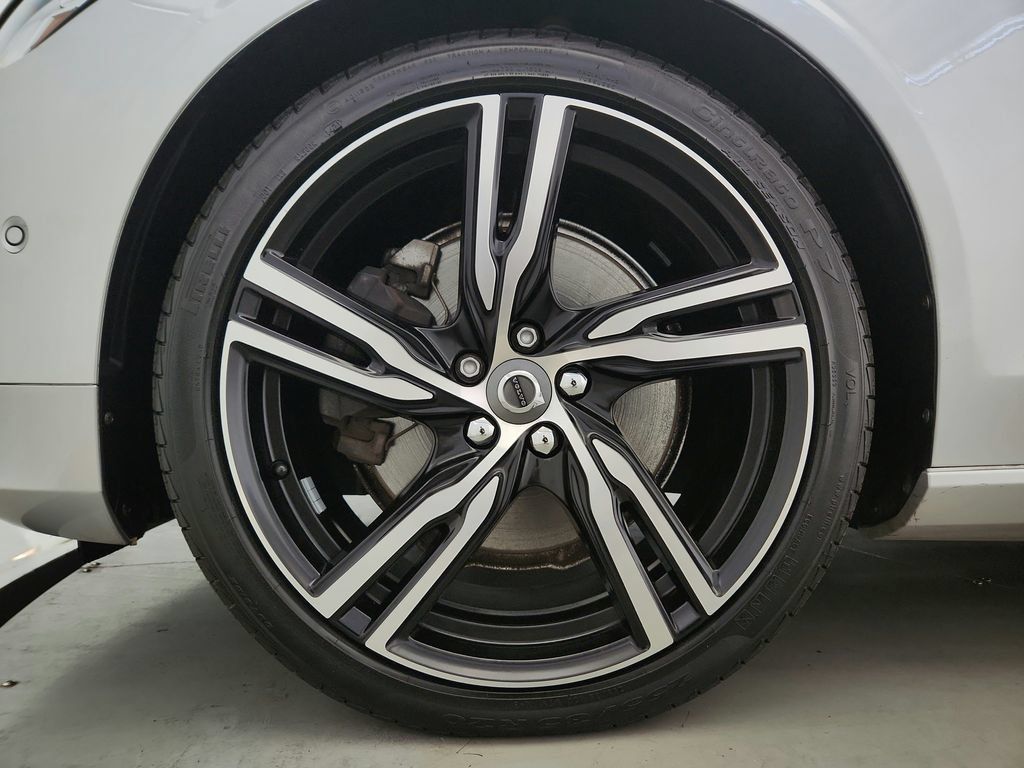 Used 2017 Volvo S90 T6 Momentum w/ Vision Package AWD/4WD image 34