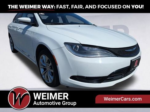 Used 2015 Chrysler 200 S FWD image 3