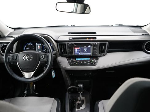 Used 2018 Toyota RAV4 XLE AWD/4WD image 13