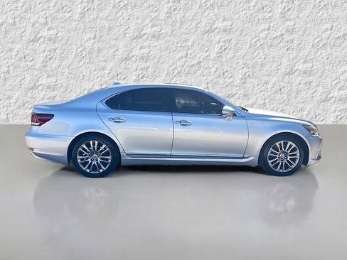 Used 2015 Lexus LS 460 image 2