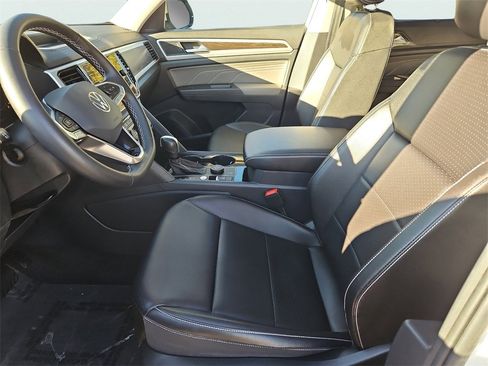 Certified 2022 Volkswagen Atlas SE w/ Panoramic Sunroof Package image 32