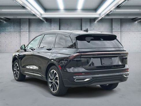 Certified 2024 Lincoln Nautilus Reserve image 6