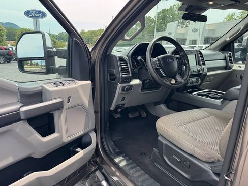 Used 2021 Ford F250 XLT w/ XLT Premium Package AWD/4WD image 15