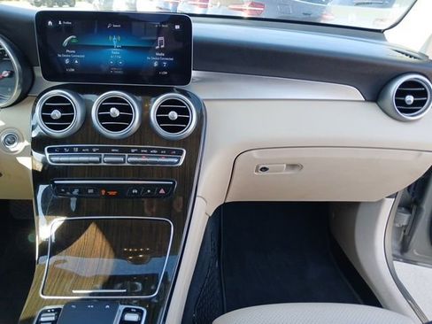 Used 2020 Mercedes-Benz GLC 300 image 18