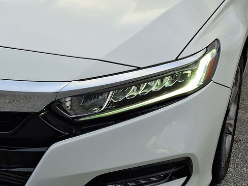 Used 2019 Honda Accord EX image 9