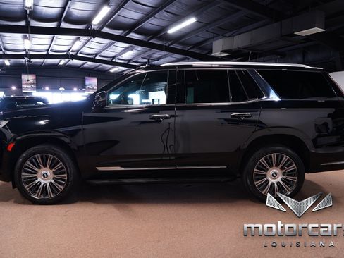 Used 2022 Cadillac Escalade Luxury RWD image 4