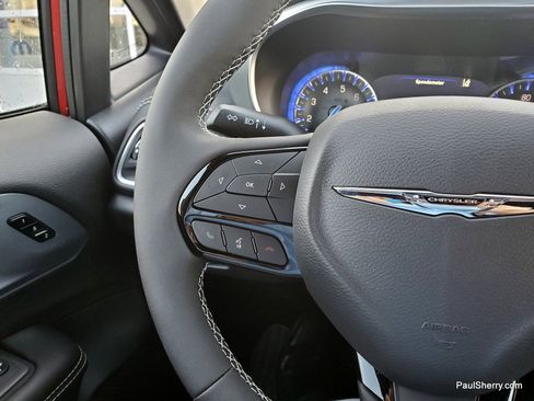 New 2026 Chrysler Pacifica Limited w/ S Appearance Package image 31