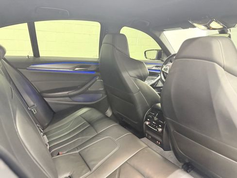 Used 2023 BMW M5 image 43